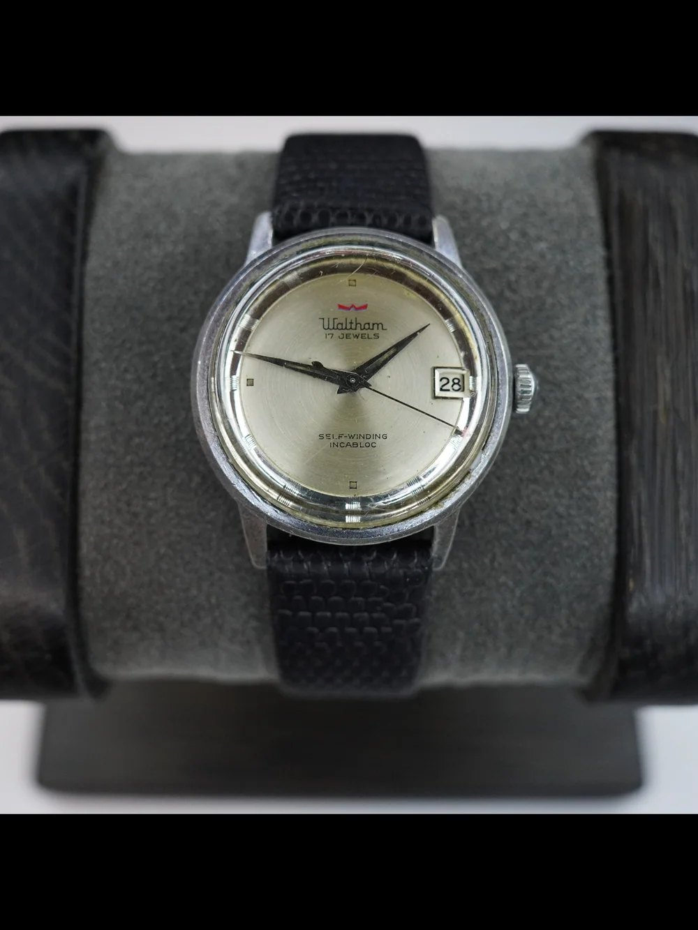 Vintage Waltham 17 Jewels Automatic Self-Winding Date Men's Watch Runs AS 1700